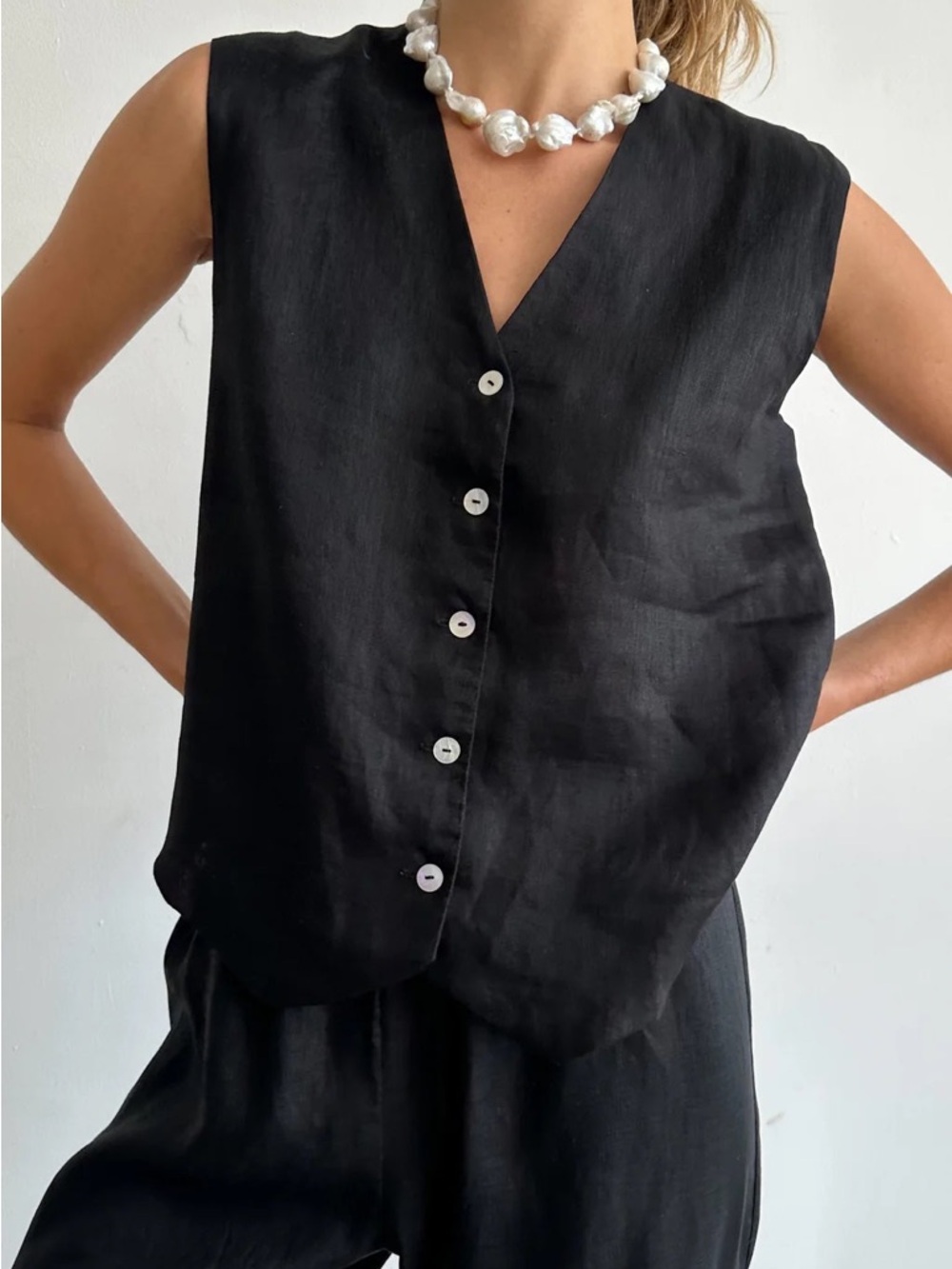 Donni. Linen Vest Jet Black XS